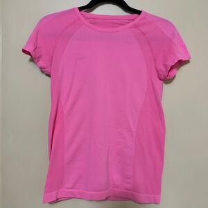 Sweaty Betty Athlete Seamless Workout T-shirt, size small in Peony Pink